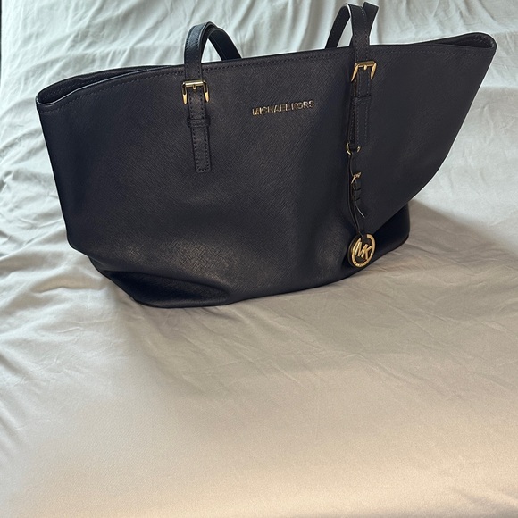 Michael Kors Elegant Leather Blue Tote with Gold Details - Picture 1 of 5